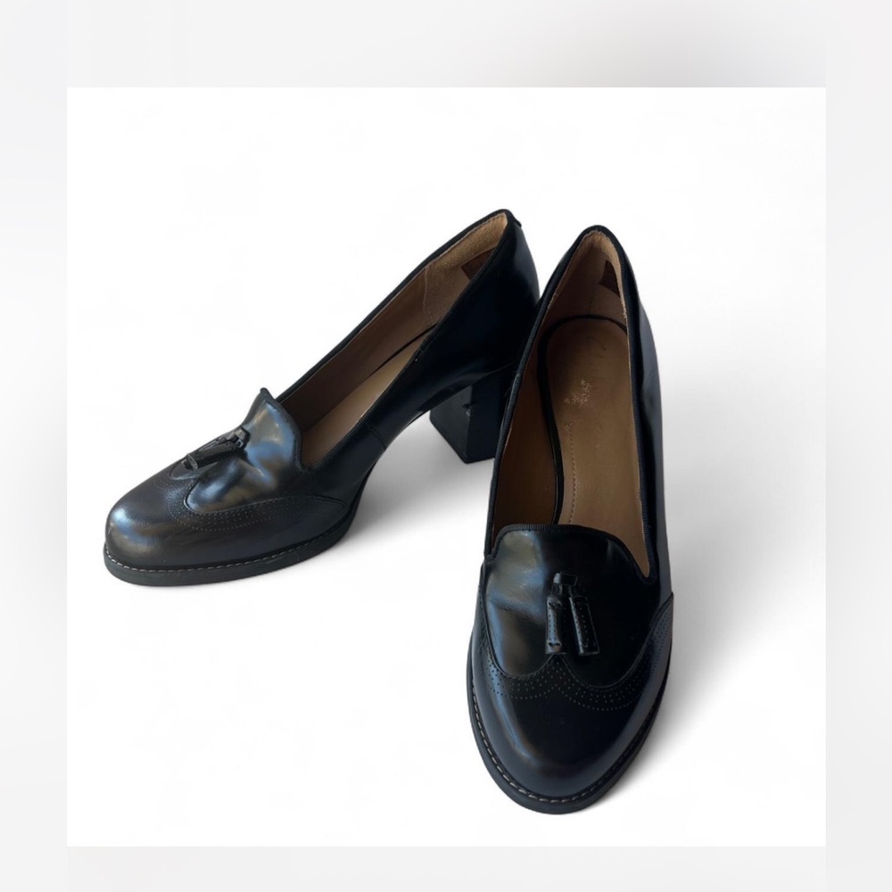 *READ DESCRIPTION!* Black Clarks Loafer Heels w/ tassel